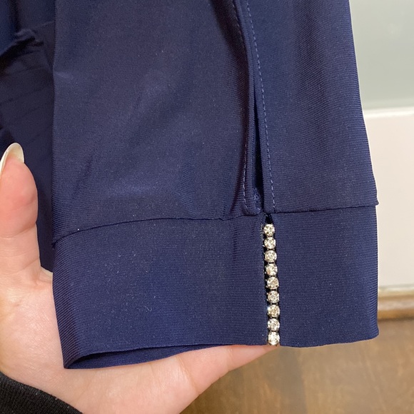 R&M Richards Long Sleeve Low V-Neck Navy Top - Picture 8 of 9